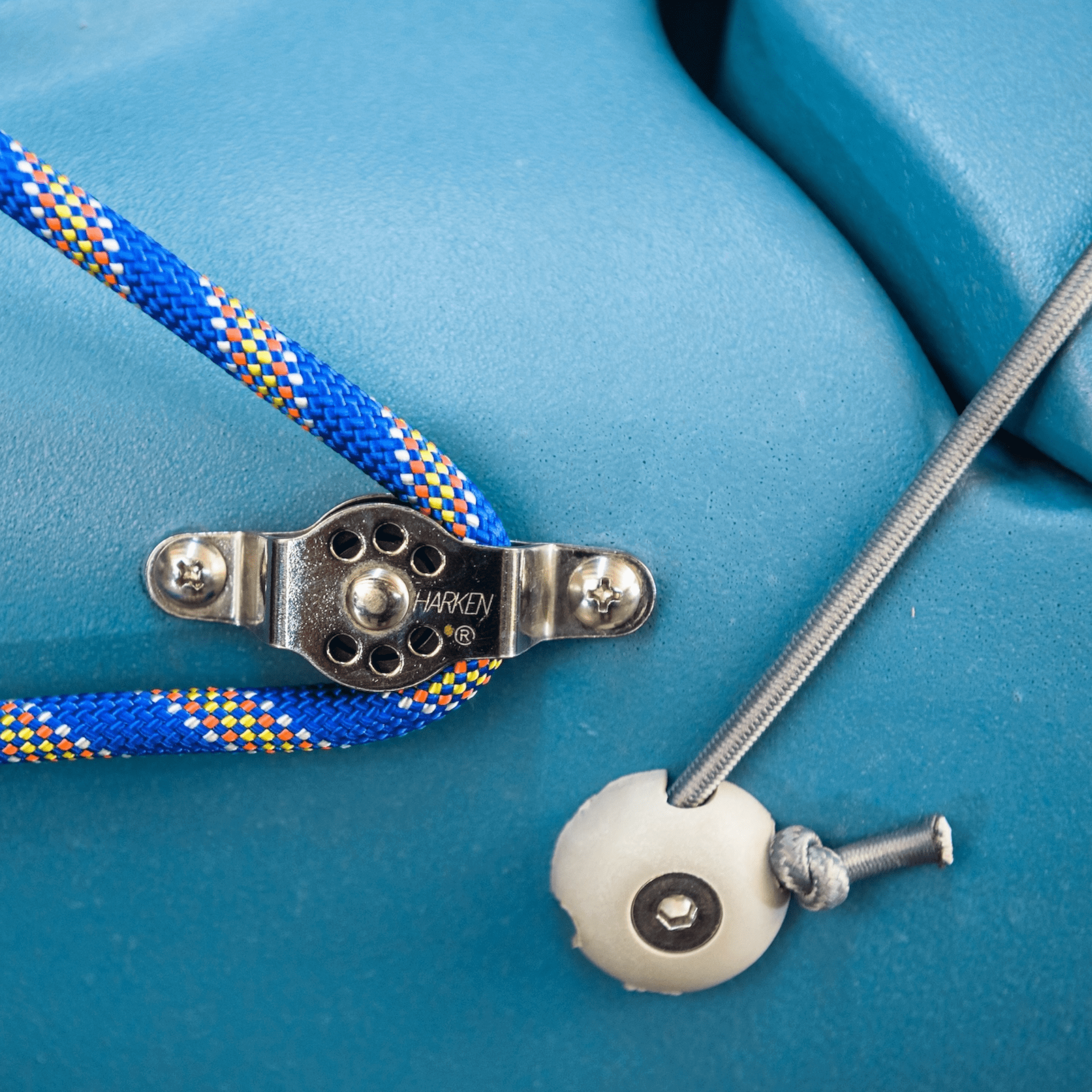 ViztaCraft Majestic – 18ft 2-Person Trimaran Fin-Drive Sailing Kayak