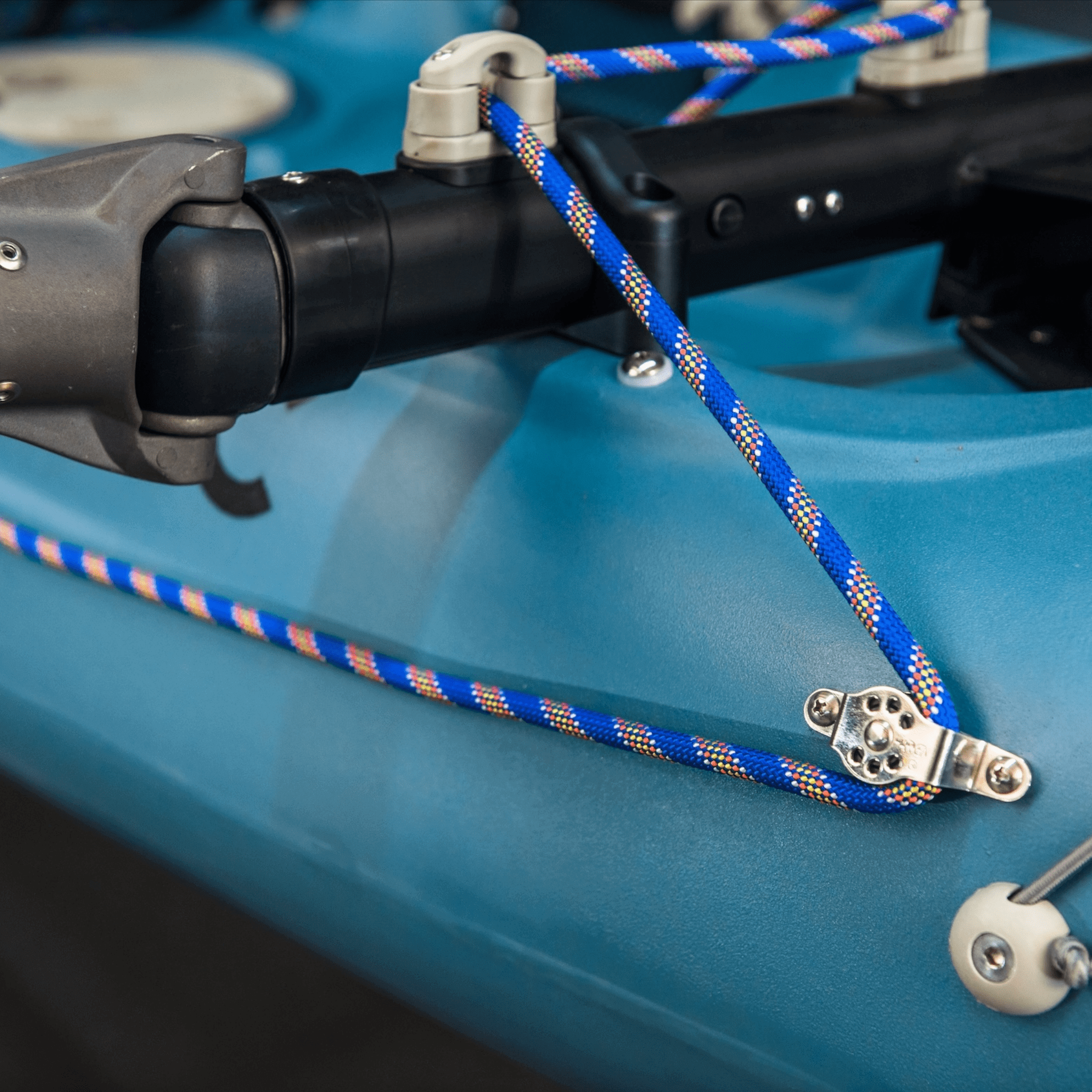 ViztaCraft Majestic – 18ft 2-Person Trimaran Fin-Drive Sailing Kayak