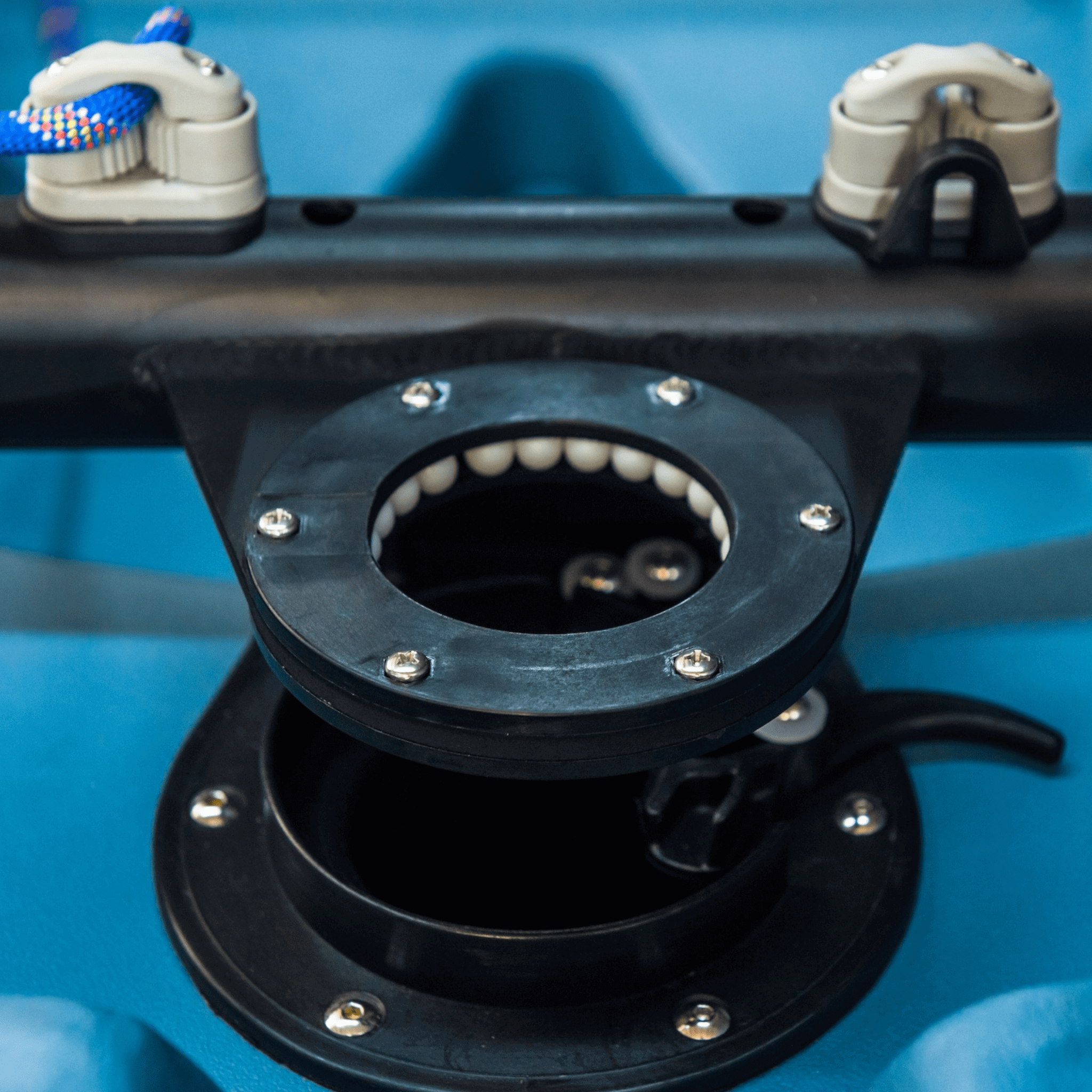 ViztaCraft Majestic – 18ft 2-Person Trimaran Fin-Drive Sailing Kayak